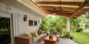 Terrace/patio - Jungle House in Cenote & Mayan Ruins Area & Tree House- 2miles from the beach. (El Cedral)