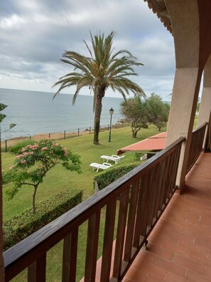 Property grounds - Disconnect with fabulous ocean views, ideal for families. (Alcanar)