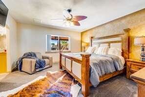 3 chambres, bureau, fer et planche à repasser, lit de bébé portatif