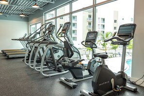 Fitness facility - Ocean Style 1/1.5 Condo The Strand Water View! (Sarasota)