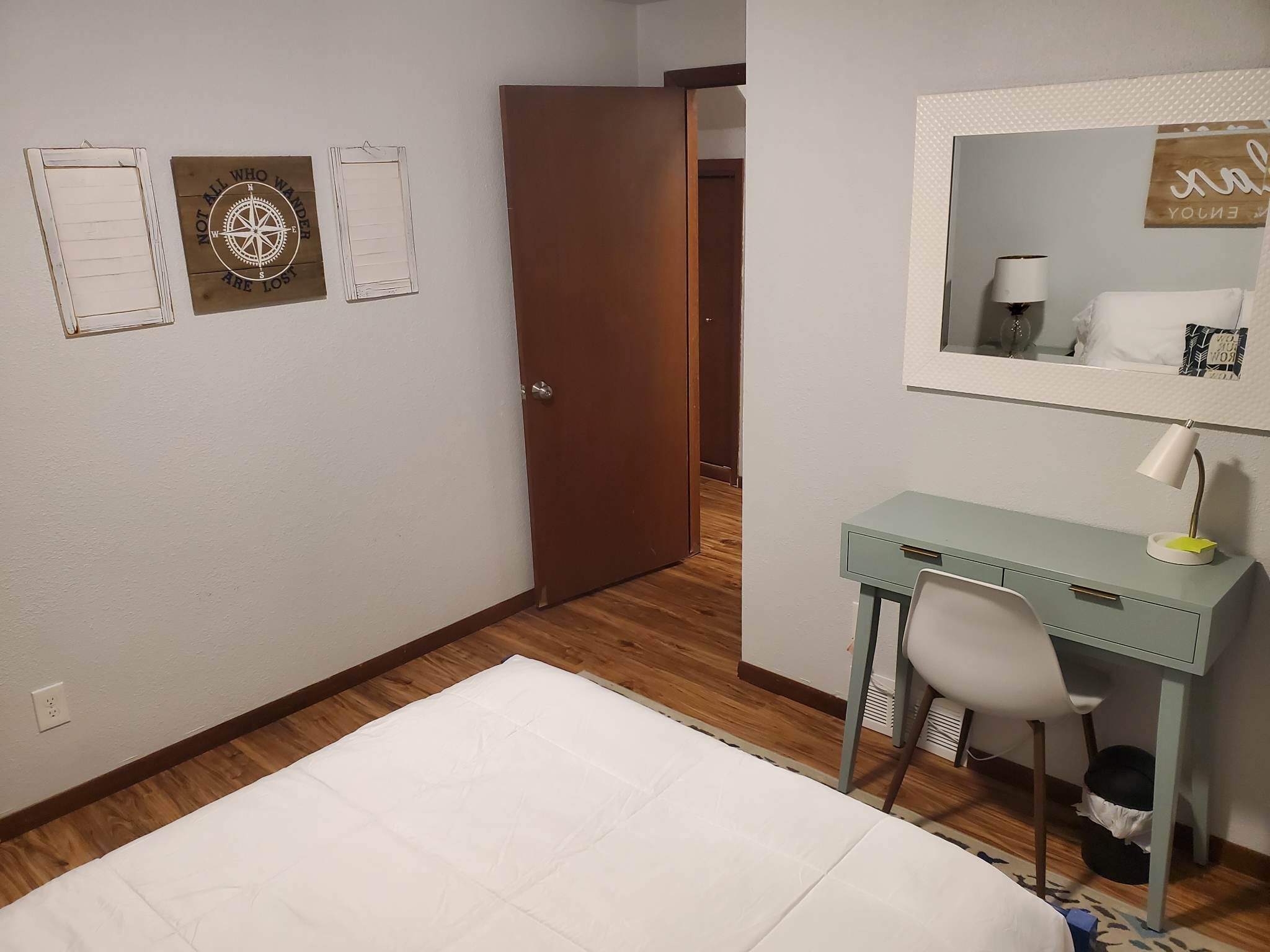 2 bedrooms, desk, iron/ironing board, free WiFi