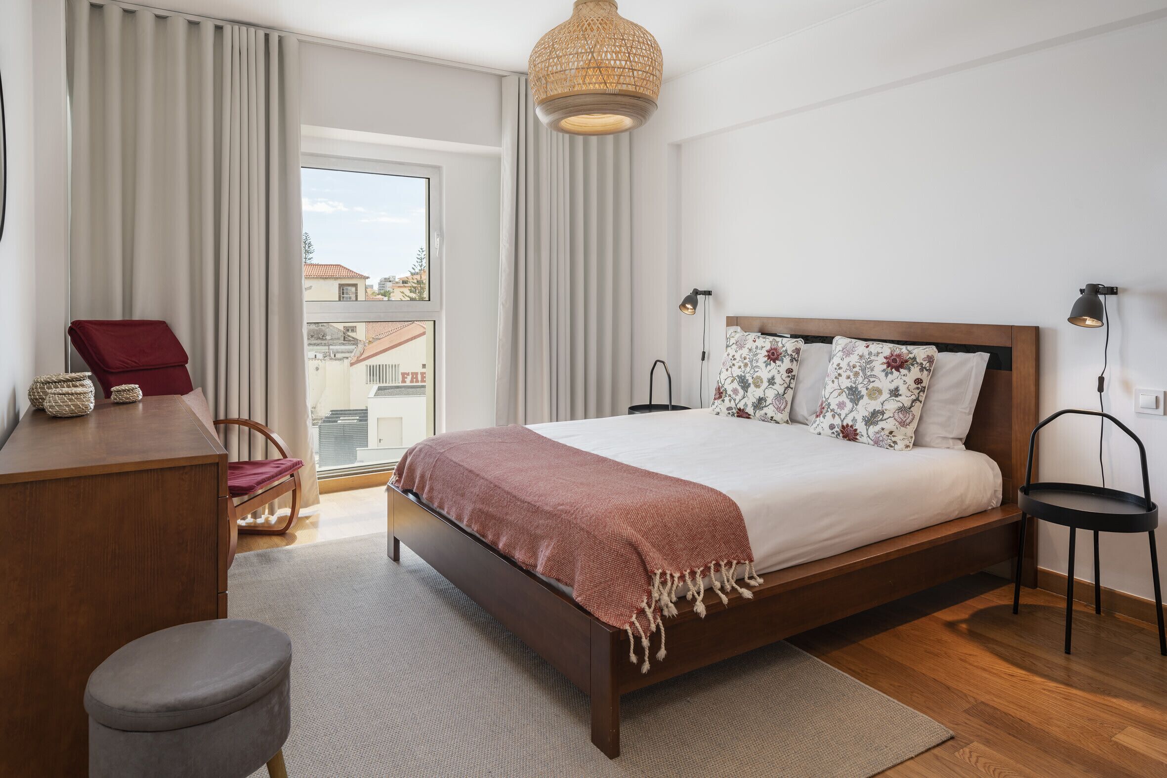 2 chambres, fer et planche à repasser, Wi-Fi, draps fournis