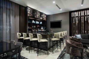 Bar (en la propiedad)
