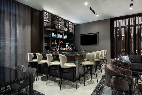 Bar (en la propiedad)