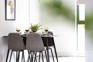 Dining - The Interchange - 2-bed - Brand New - Central (Salford)