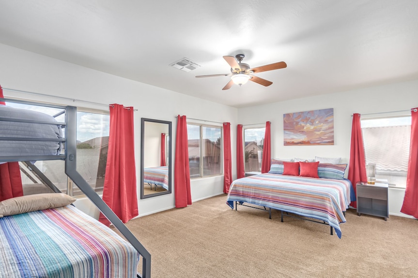 5 King Beds! Large Home, Sleeps 18 In Beds! Outdoor Pool And Firepit! - Apache Junction, AZ