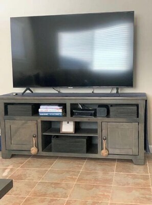 Interior - Cheerful 3br, 2ba just blocks to the beach! (Grover Beach)