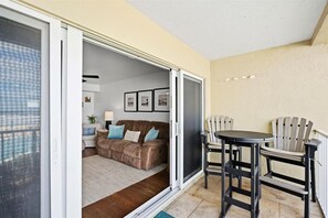 Outdoor dining - Coquina B209 - Crescent Cay. Direct Ocean View (Saint Augustine Beach Florida)