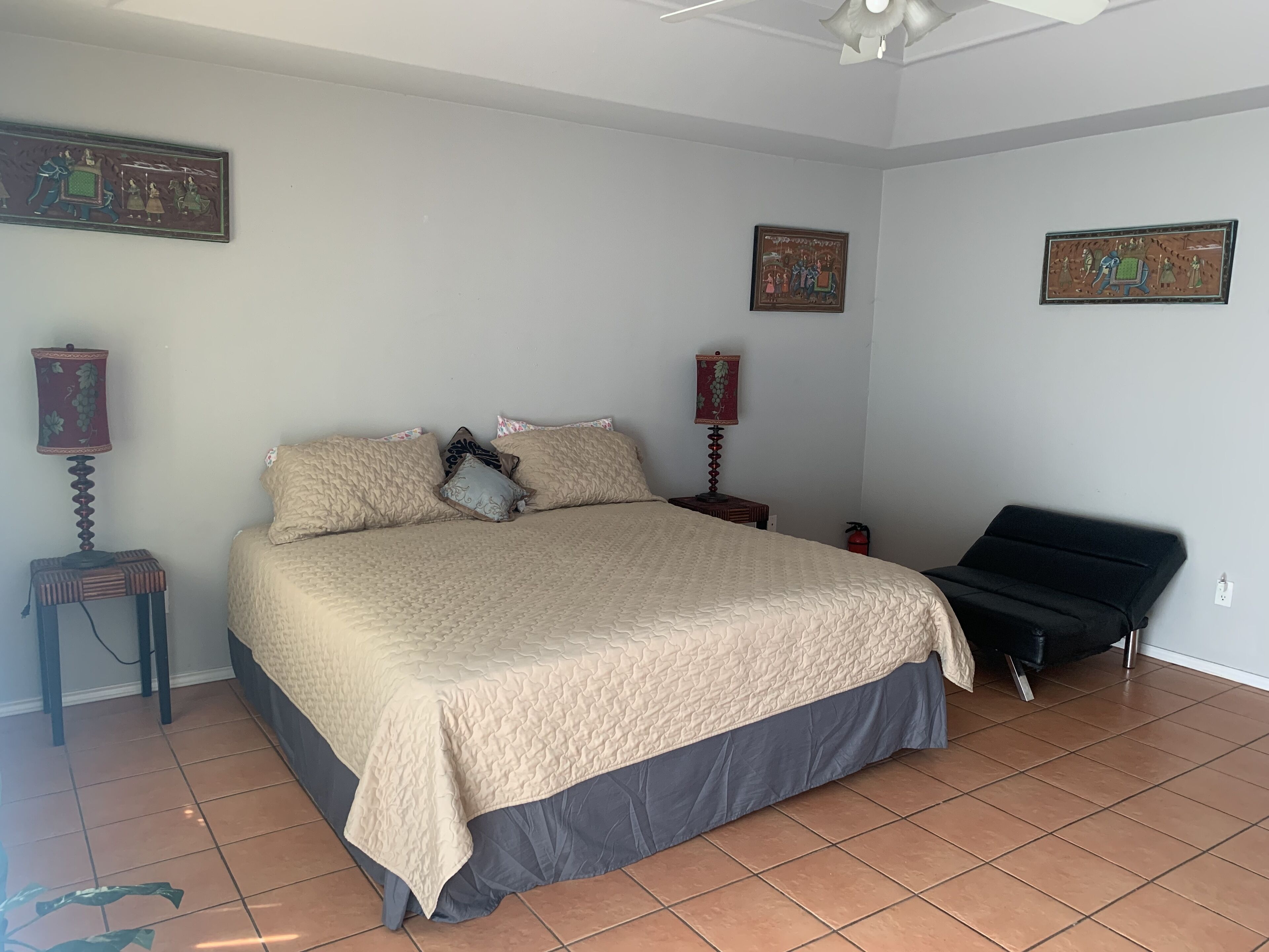 3 bedrooms, iron/ironing board, WiFi, bed sheets