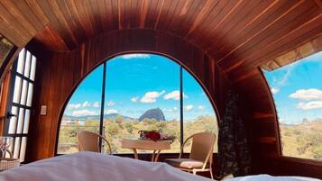 Deluxe Cabin, 1 Queen Bed, Non Smoking, Lake View | Premium bedding, down comforters, Select Comfort beds, free WiFi