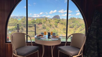 Deluxe Cabin, 1 Queen Bed, Non Smoking, Lake View | Premium bedding, down comforters, Select Comfort beds, free WiFi