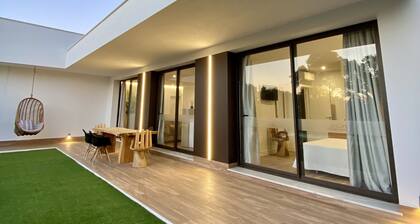 VISTA LAGO VILLE, exclusive villa for 6 guests with garden and private pool.