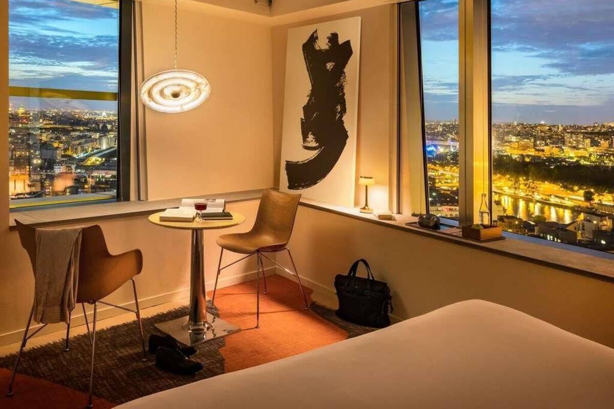 Executive Room, 1 King Bed, Corner (Panoramic Paris Eiffel Tower) | Premium bedding, pillowtop beds, in-room safe, desk