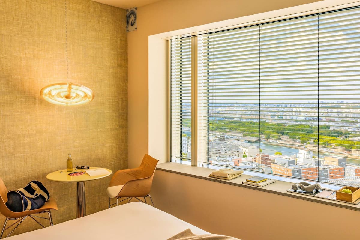 Superior Room, 1 King Bed | Premium bedding, pillowtop beds, in-room safe, desk