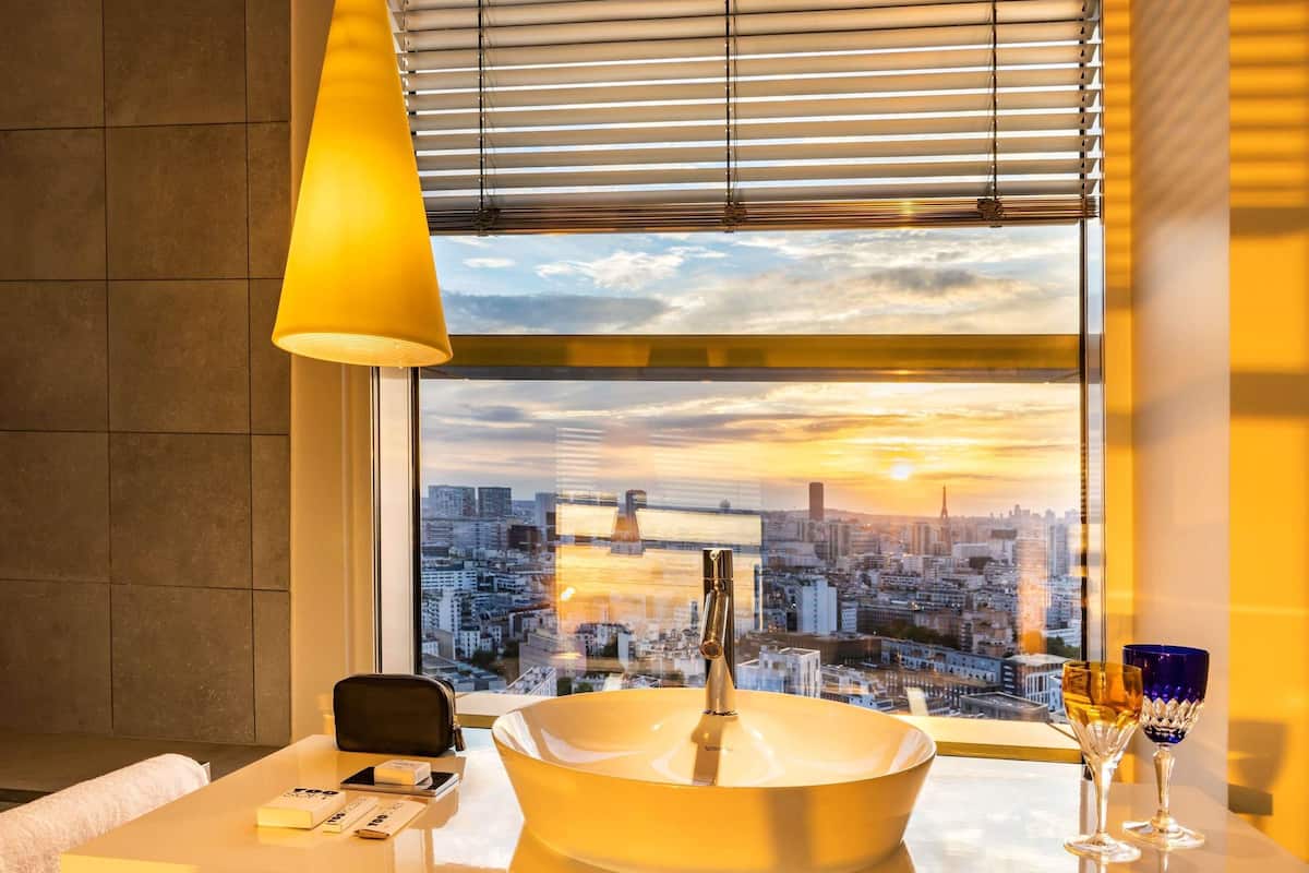 Executive Room, 1 King Bed, Corner (Panoramic Paris Eiffel Tower) | Premium bedding, pillow-top beds, in-room safe, desk