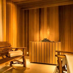 Couples treatment rooms, sauna, hot tub, body treatments, hydrotherapy