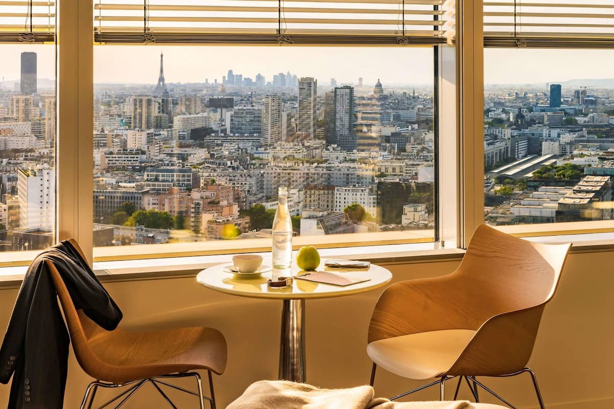 Executive Room, 1 King Bed, Corner (Panoramic Paris Eiffel Tower)