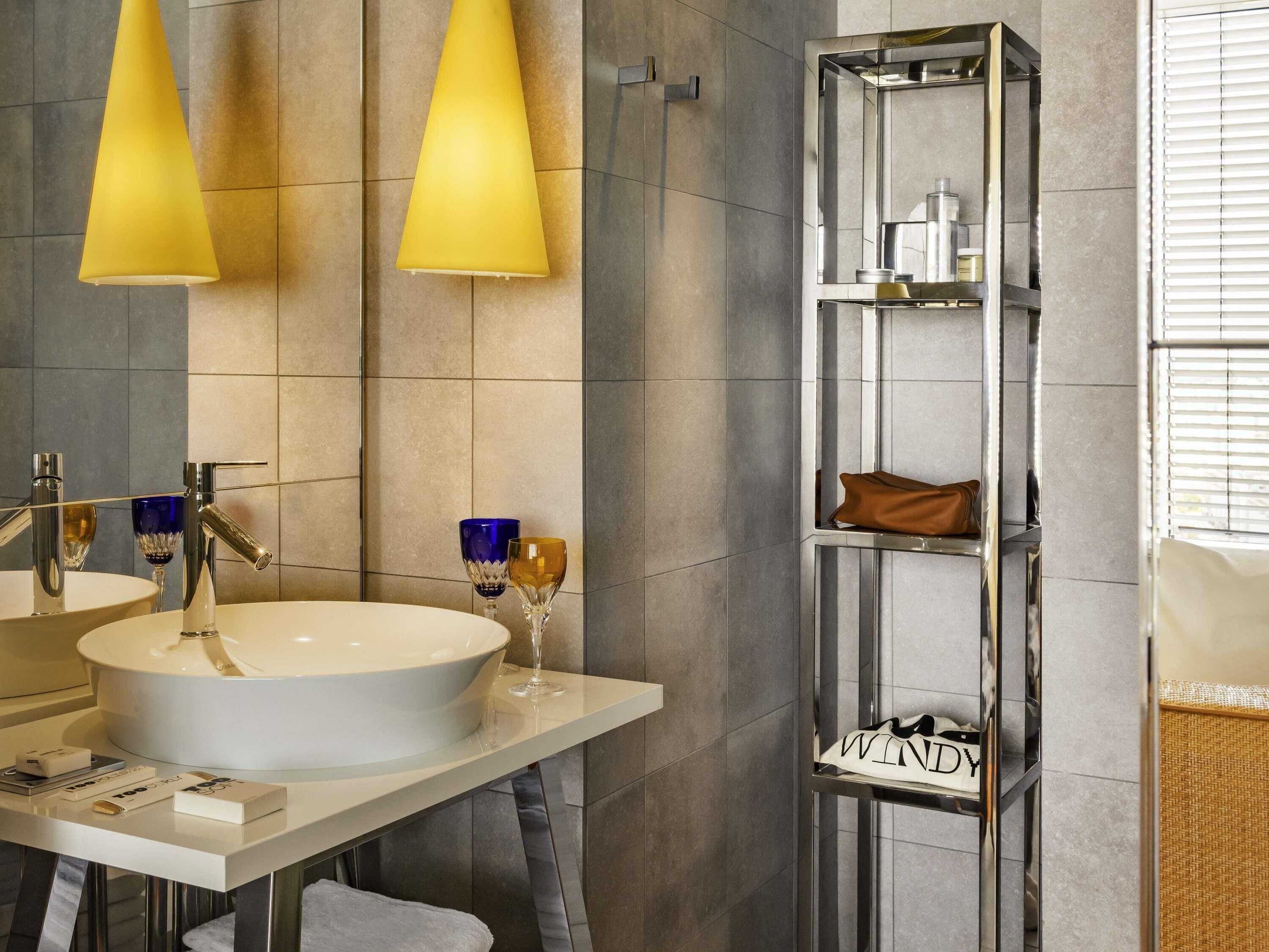 Habitación ejecutiva, 1 cama King size (Panoramic Paris Montmartre) | Ropa de cama de alta calidad y camas con pillow-top 