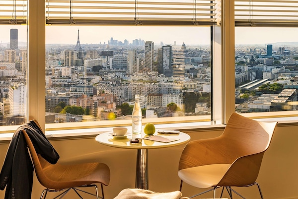 Executive Room, 1 King Bed, Corner (Panoramic Paris Eiffel Tower) | Premium bedding, pillowtop beds, in-room safe, desk