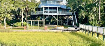 Spectacular Waterfront Property at Cloud 9!