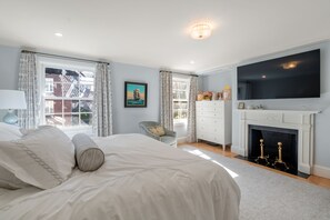 5 Schlafzimmer, Schreibtisch, WLAN