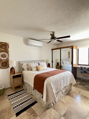 2 bedrooms, desk, iron/ironing board, WiFi - Newly remodeled 2br 2bth Condo (Los cabos)