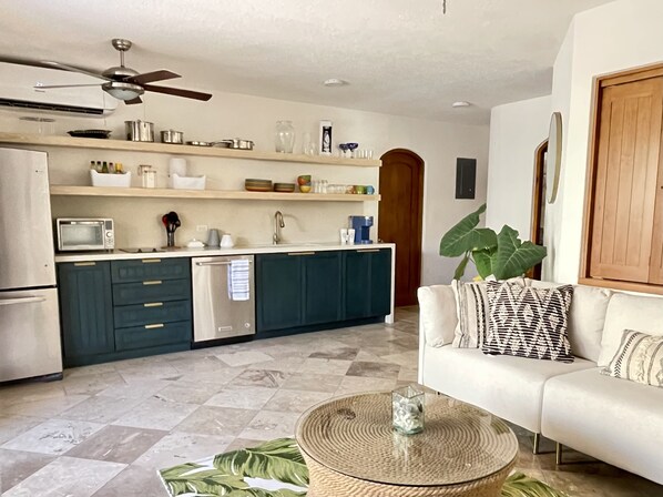 Smart TV - Newly remodeled 2br 2bth Condo (Los cabos)