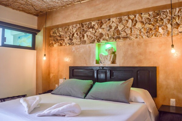 In-room safe, free WiFi, bed sheets