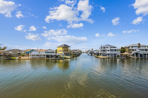 House (3 Bedrooms) | Property amenity