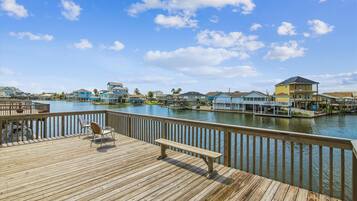 Rumah (3 Bedrooms) | Bagian depan properti