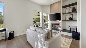 Smart TV, fireplace, ping pong