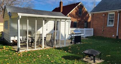 Immaculate home close to MSU, hospitals & downtown!
