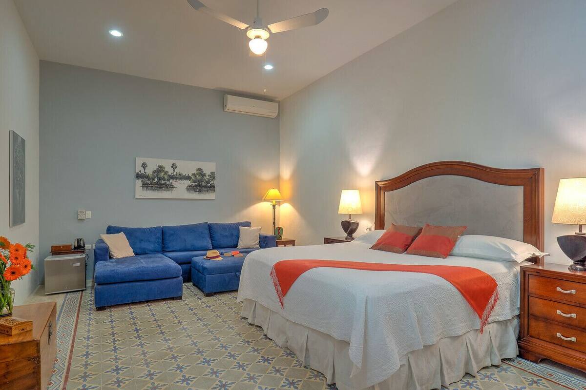 Soundproofing, iron/ironing board, free WiFi, bed sheets