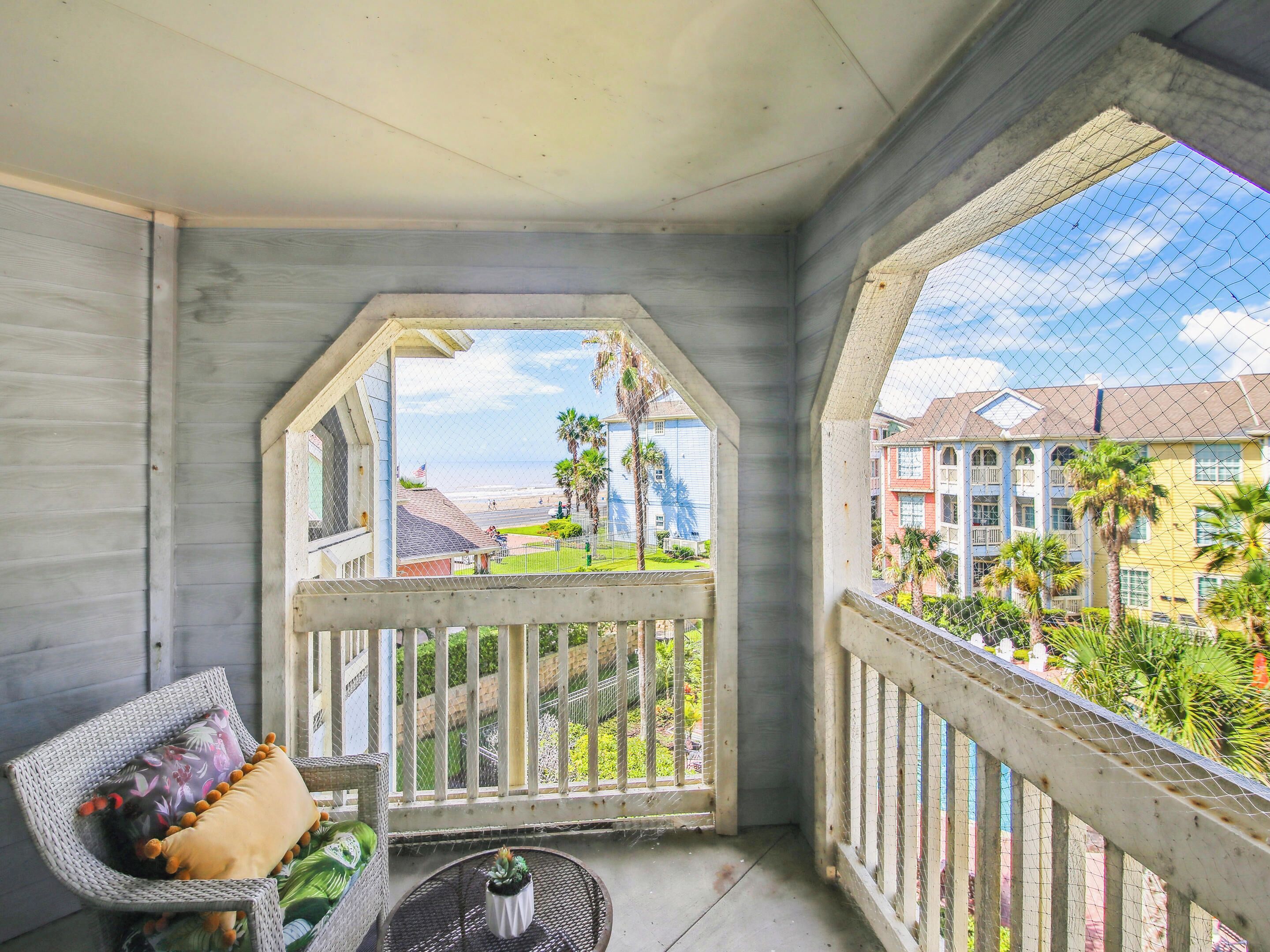 Condo (1 Bedroom) | Property amenity