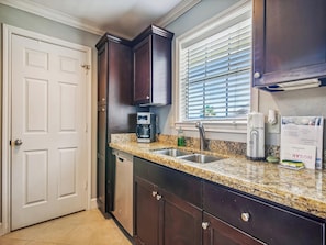 Condo (1 Bedroom) | Property amenity