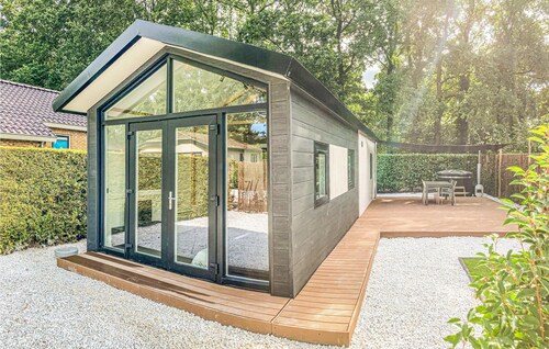 Stunning home in Putten with WiFi