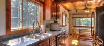 Lookout Cabin - Shared waterfront on Rangeley Lake!