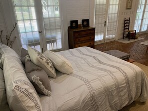 1 habitación, tabla de planchar con plancha, wifi gratis y ropa de cama 