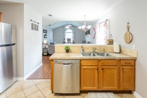 Interior - Clean+Cozy+Close to Airport/Jackson/Dogwood Ctr! (Brandon)