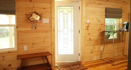 Cabin Farmhouse on the Space Coast