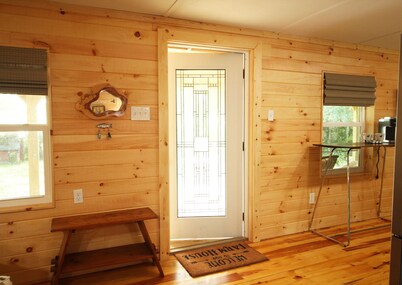 Cabin Farmhouse on the Space Coast