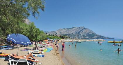 Awesome home in Tugare with kitchen