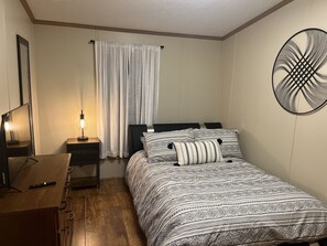 3 bedrooms, iron/ironing board, free WiFi, bed sheets