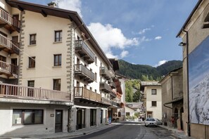 Exterior - Maison Maquignaz - welcoming family home with terrace and boot-warmer (Valtournenche)