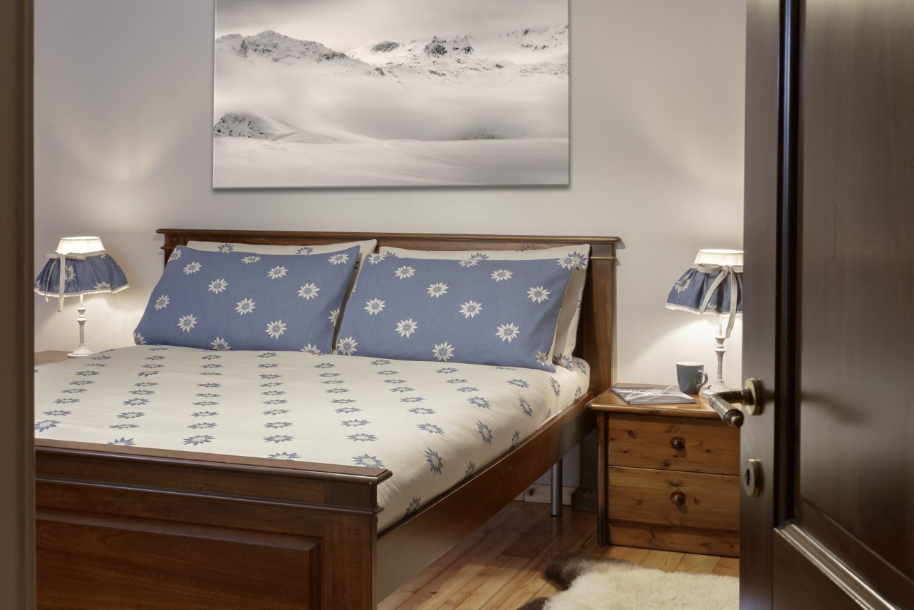 2 dormitorios, tabla de planchar con plancha, wifi y ropa de cama