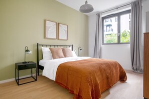 2 bedrooms, iron/ironing board, WiFi, bed sheets - Amazing Mitte 2BR nr Potsdamer Platz, by Blueground (Berlin)