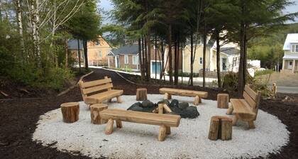 Otterly Relaxed in Seabrook, WA - large deck with private hot tub & firepit