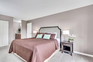 2 室のベッドルーム、アイロン / アイロン台、WiFi、ベッドシーツ