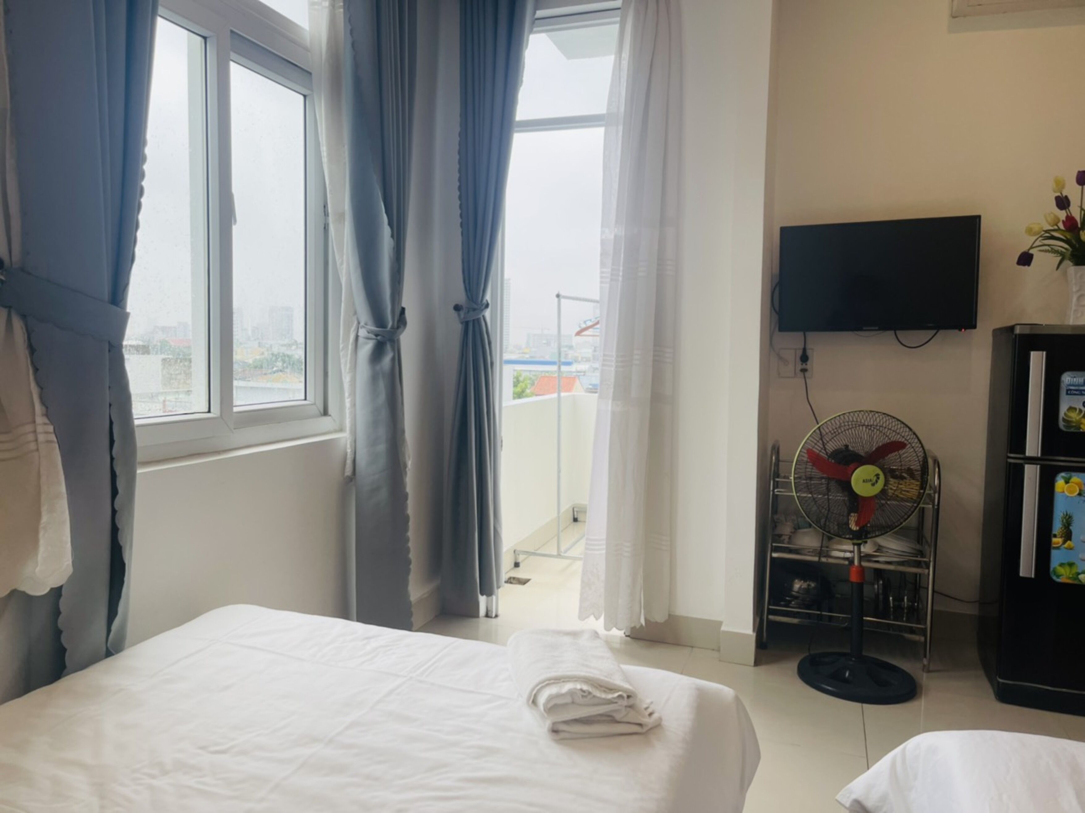 家庭开间 | 办公桌、隔音、免费 WiFi、床单