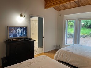 3 habitaciones, escritorio, wifi gratis y ropa de cama